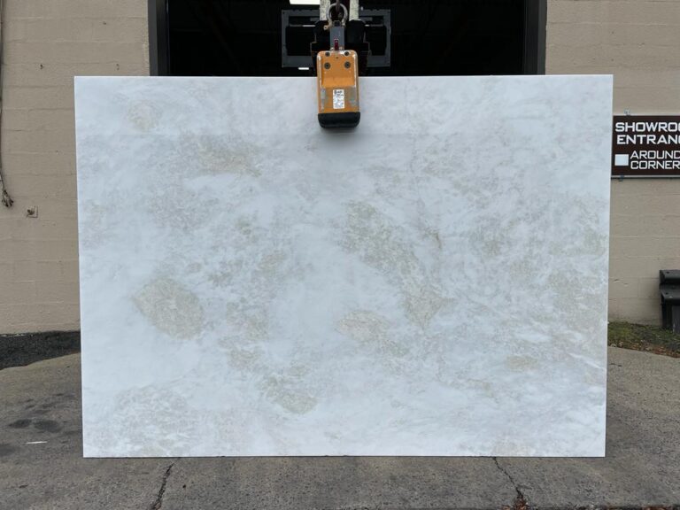 Bianco Rhino lot 6253